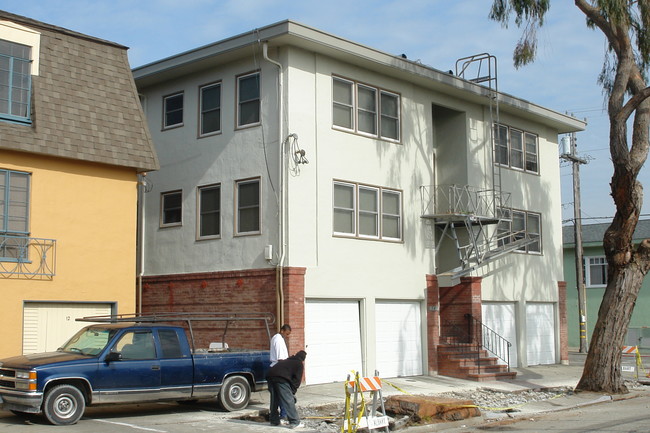 943 Solano Ave in Albany, CA - Foto de edificio - Building Photo