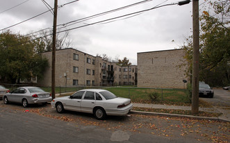 4921-4925 Quarles St NE Apartamentos