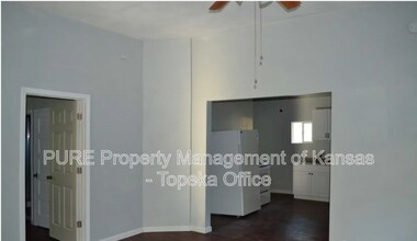 1272 SW Mulvane St in Topeka, KS - Building Photo - Building Photo
