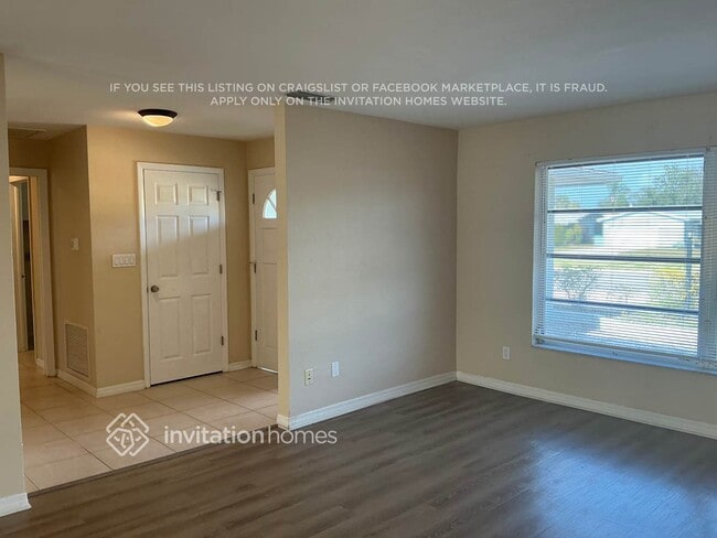 14036 102nd Ave N in Largo, FL - Foto de edificio - Building Photo