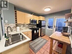 2029 Collingwood St in Vancouver, BC - Building Photo - Building Photo