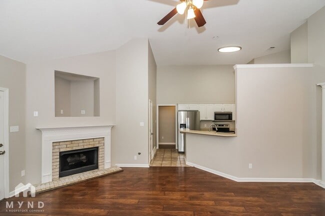 10172 Lynham Dr in Cordova, TN - Foto de edificio - Building Photo