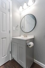 300 S 3rd St in Bonham, TX - Building Photo - Building Photo