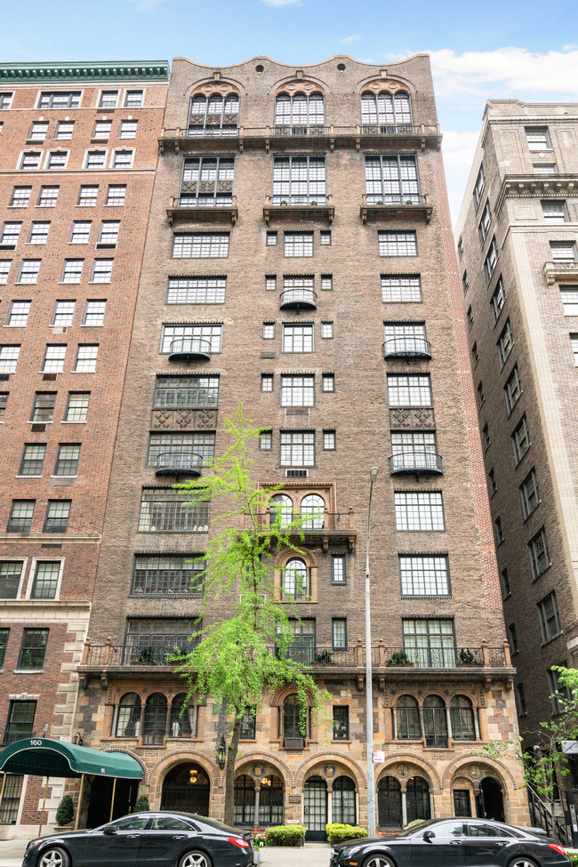 160 E 72nd St in New York, NY - Building Photo - Building Photo