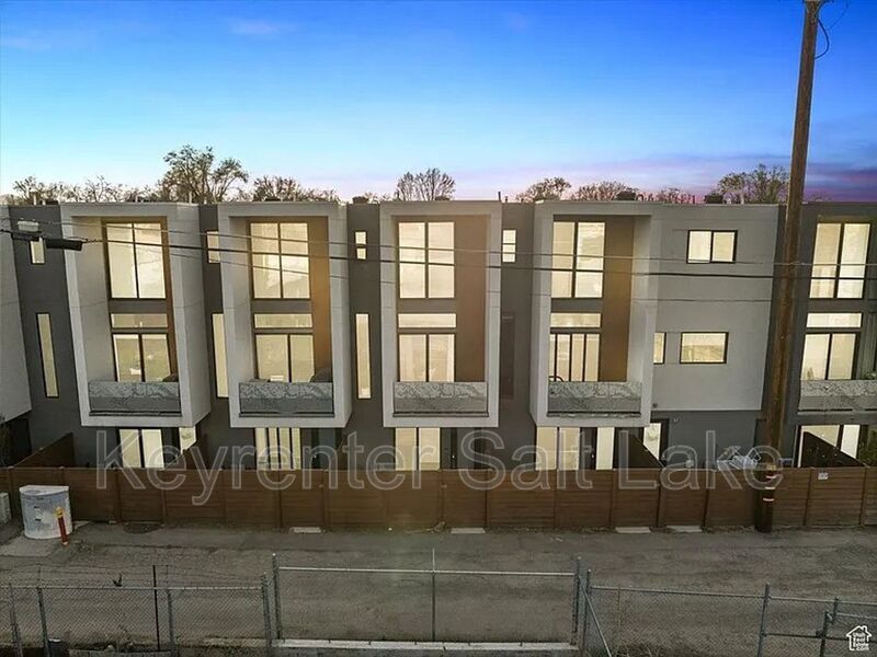 15 E Kensington Ave in Salt Lake City, UT - Building Photo