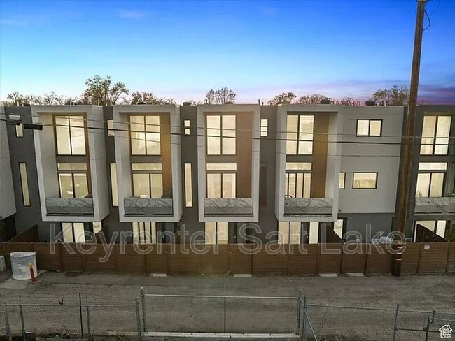 property at 15 E Kensington Ave
