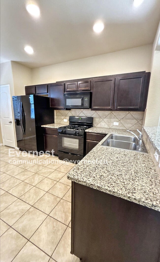 2880 Donnell Dr in Round Rock, TX - Building Photo - Building Photo