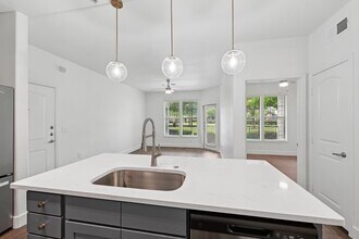 12076 Broadway St in Pearland, TX - Building Photo - Building Photo