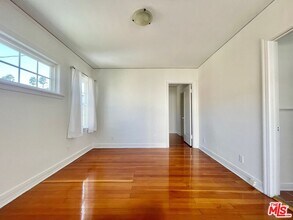 521 Kings Rd in West Hollywood, CA - Foto de edificio - Building Photo
