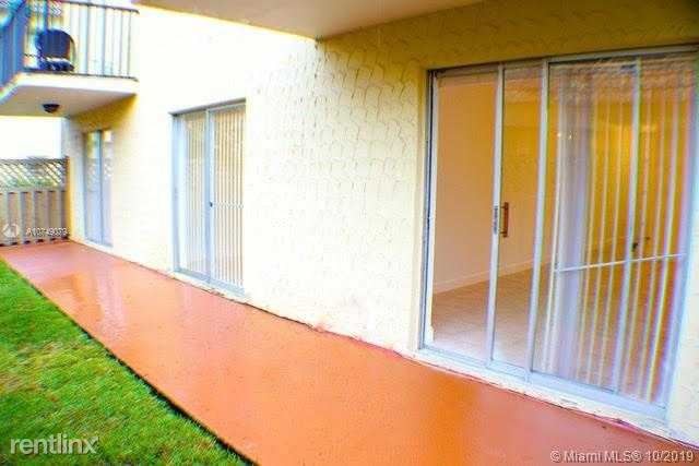8550 SW 109th Ave in Miami, FL - Building Photo