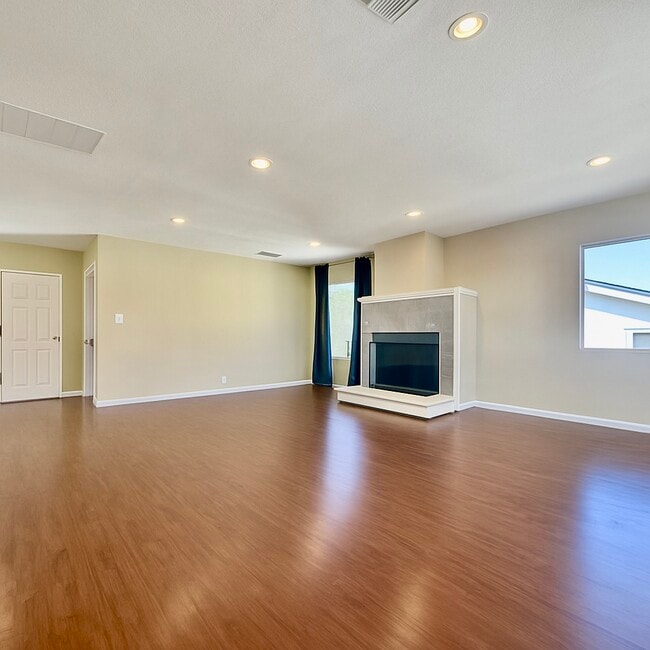 8109 Ney Ave in Oakland, CA - Foto de edificio - Building Photo