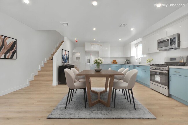 5850 Vineland Ave in Los Angeles, CA - Building Photo - Building Photo