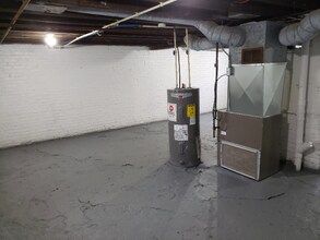 2120 Fern Ct in Cleveland, OH - Foto de edificio - Building Photo