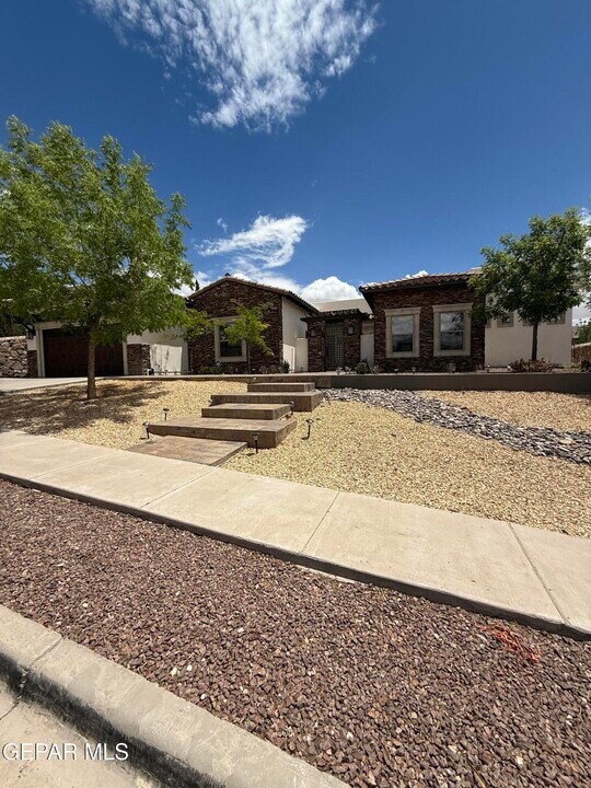 6568 Contessa Ridge in El Paso, TX - Building Photo