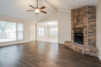 2310 Overbrook Dr in Arlington, TX - Building Photo - Building Photo