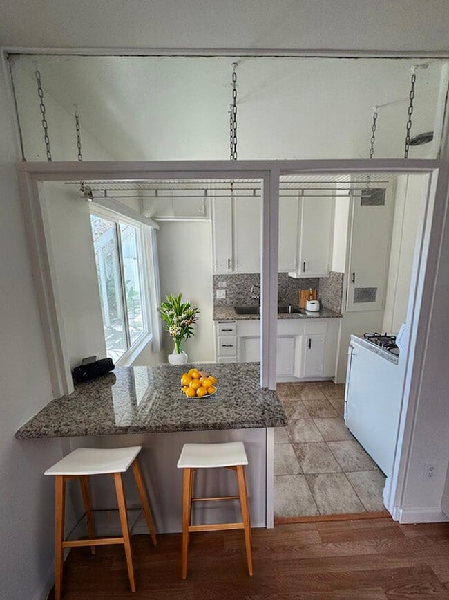 25 Bennett Ave, Unit 2 in Long Beach, CA - Building Photo - Building Photo