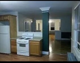 230 Pleasant St in New Britain, CT - Building Photo - Building Photo