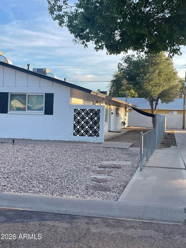 4843 E Cambridge Ave in Phoenix, AZ - Building Photo - Building Photo