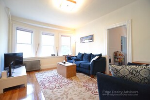 13 Falkland St, Unit 1 in Boston, MA - Building Photo - Building Photo