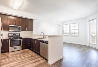 Deer Creek Apartments in San Ramon, CA - Building Photo - Interior Photo