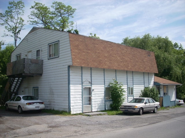 1030ThorntonAveApts in Princeton, WV - Building Photo - Building Photo