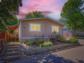 13620 SW Beef Bend Rd in King City, OR - Building Photo