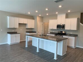 2139 Lanier Harbor Pt in Buford, GA - Building Photo - Building Photo