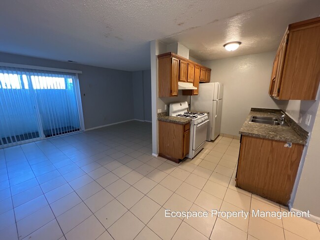 10702 E Exposition Ave in Aurora, CO - Building Photo - Building Photo