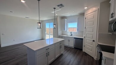 13061 Rosedale Hwy in Bakersfield, CA - Building Photo - Building Photo