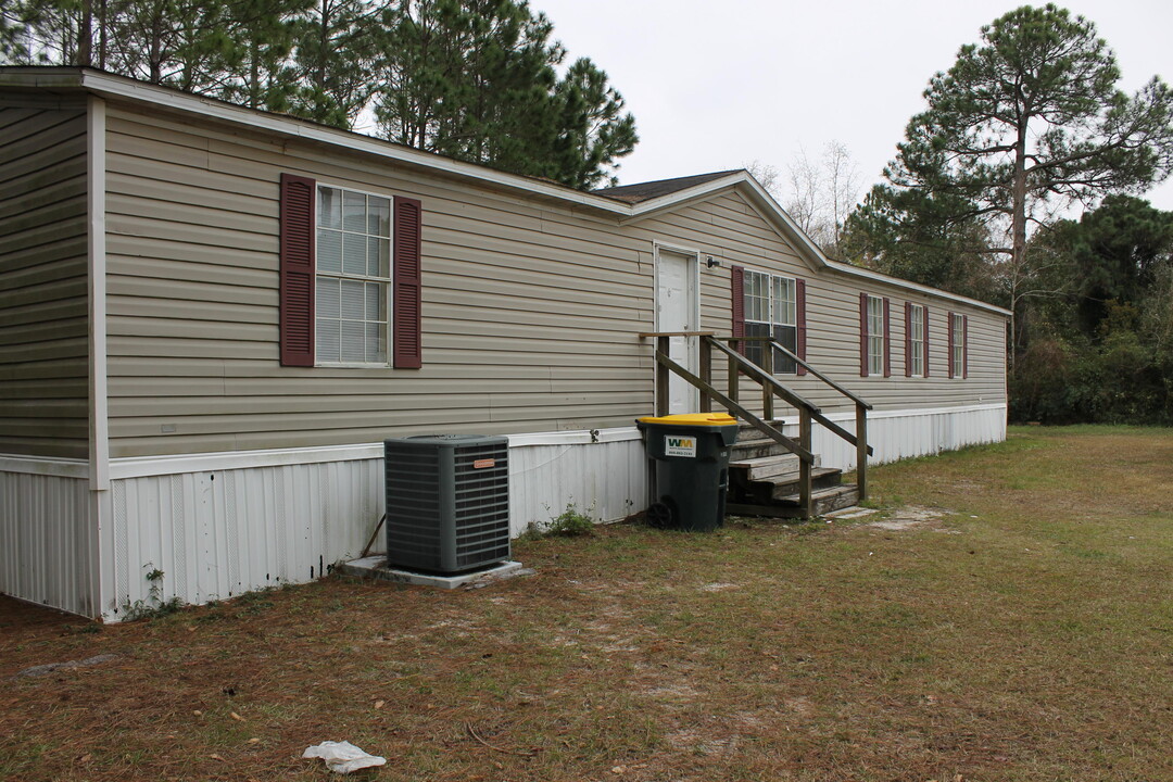 2226 Jeannie St in Navarre, FL - Building Photo