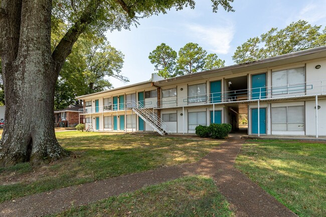 Brister Place in Memphis, TN - Foto de edificio - Building Photo