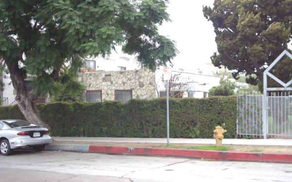 Residential Condominiums in Los Angeles, CA - Building Photo