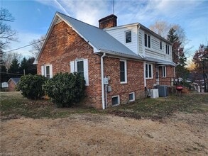 226 Wrenn Ave in Mount Airy, NC - Building Photo - Building Photo