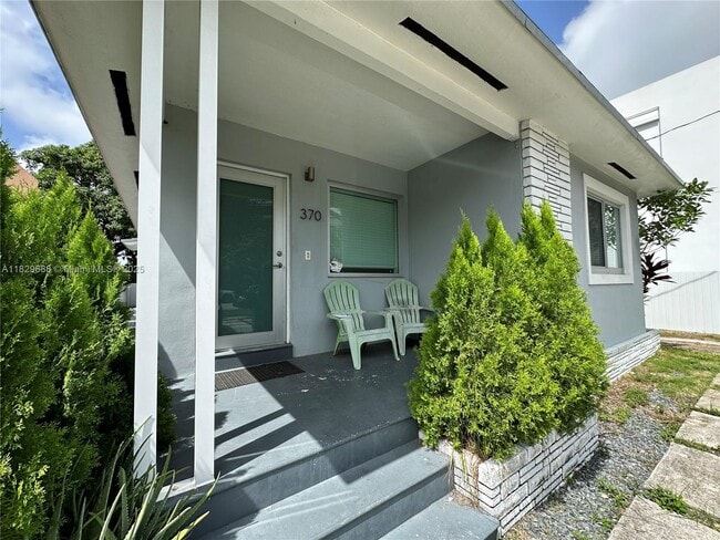 property at 370 SW 17th Rd