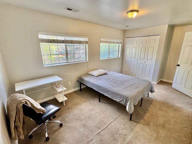 property at 546 E Delno Dr