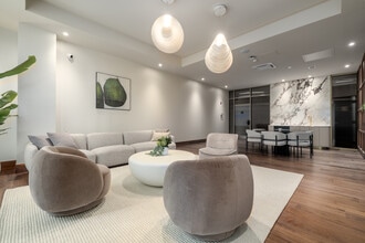 Monarc Collection in Montréal, QC - Building Photo - Interior Photo