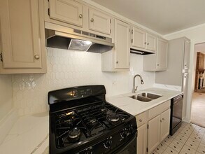 2385 Goldfinch St in Woodridge, IL - Building Photo - Building Photo