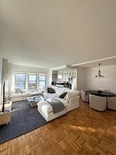 2500 Q St NW, Unit 322 in Washington, DC - Foto de edificio - Building Photo