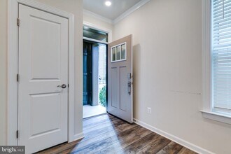 20687 Heron Landing Dr in Sterling, VA - Building Photo - Building Photo