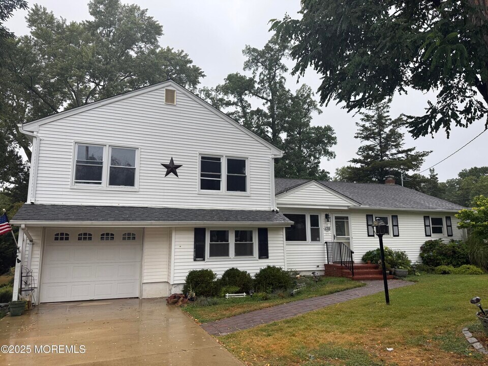 138 Ampere Ave in Ocean Township, NJ - Building Photo