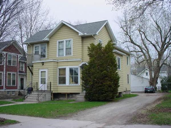 668 Jefferson St in Oshkosh, WI - Foto de edificio