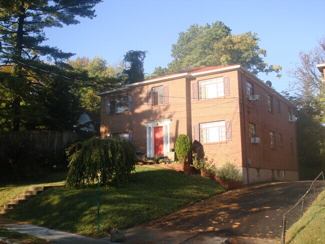 1259 Morten St, Unit 3 in Cincinnati, OH - Building Photo - Building Photo