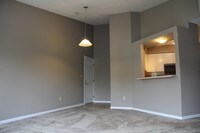 Building Photo - Village At Pointe West Apartamentos in Akron, Ohio