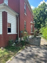 563 N 24th St in East St. Louis, IL - Building Photo - Building Photo