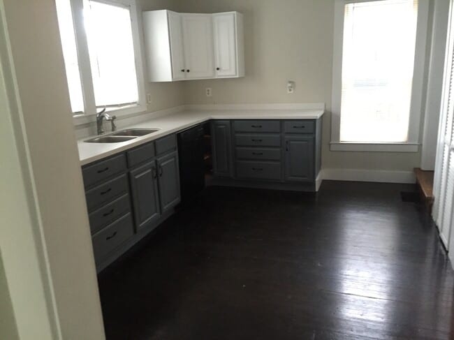 1919 Plainfield Ave NE in Grand Rapids, MI - Building Photo - Building Photo