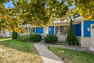 2076 Harned St in Troy, MI - Building Photo - Building Photo