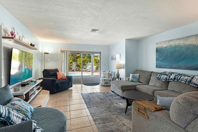 property at 2543 Sunny Breeze Ave