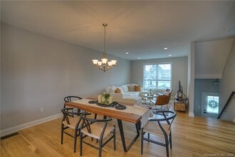 46 Park Ave in Stonington, CT - Building Photo - Building Photo