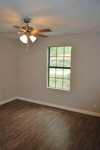 113 E Witcher Ln photo'