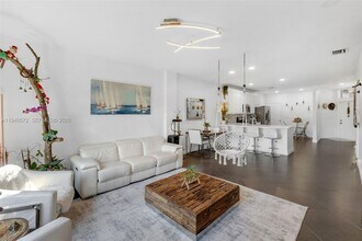 1217 SW 48th Terrace in Deerfield Beach, FL - Building Photo - Building Photo